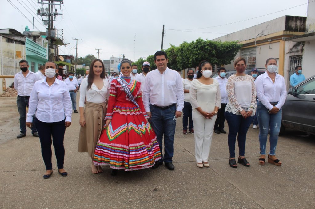 Celebra Jalapa el desfile conmemorativo de la Revolución Mexicana