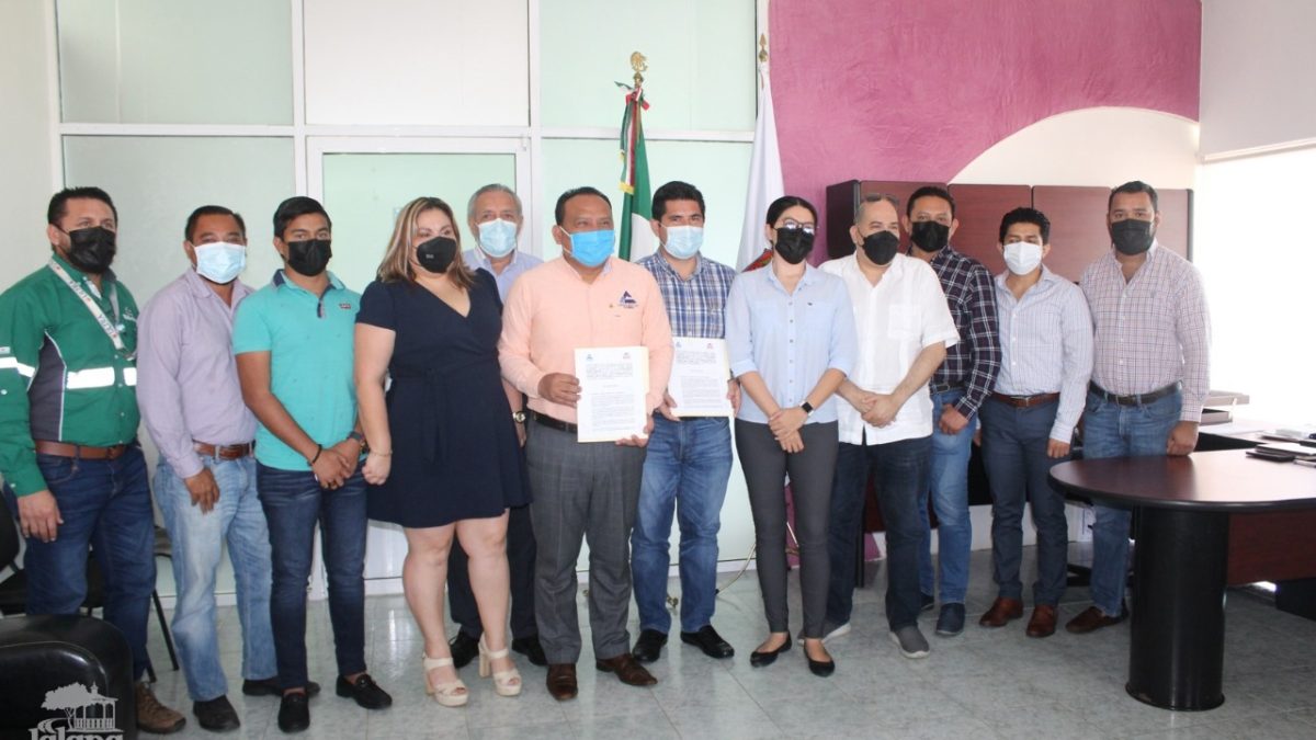 Boletín firma de convenio con CANACO SERVYTUR Jalapa